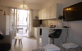 Beach - A Modern Studio Flat In Central Nice